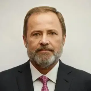 Поздравление полномочного представителя президента РФ в ПФО Игоря Комарова с Международным женским днем